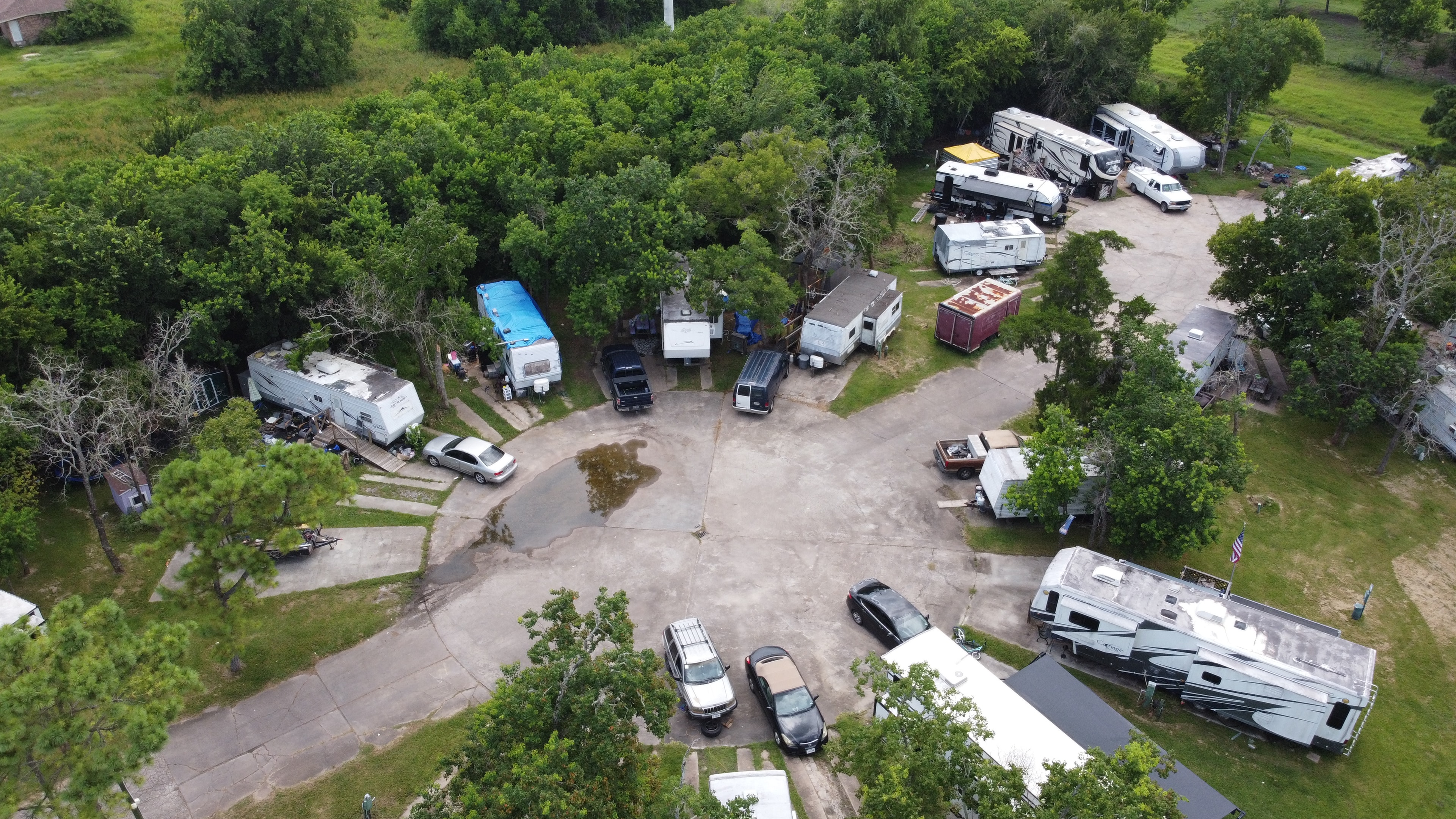 Drone photo of Little Thicket RV Resort circular drive
